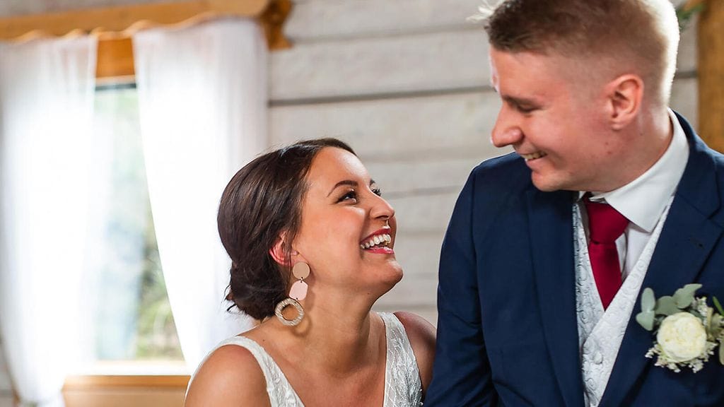 Etenkin Tuulan ja Miikan häät puhuttivat Twitterissä Ensitreffit alttarilla -ohjelman ensimmäisen hääjakson yhteydessä.