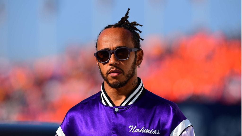 Surfauslegenda Kelly Slater huolestui Lewis Hamiltonin harjoituksista.