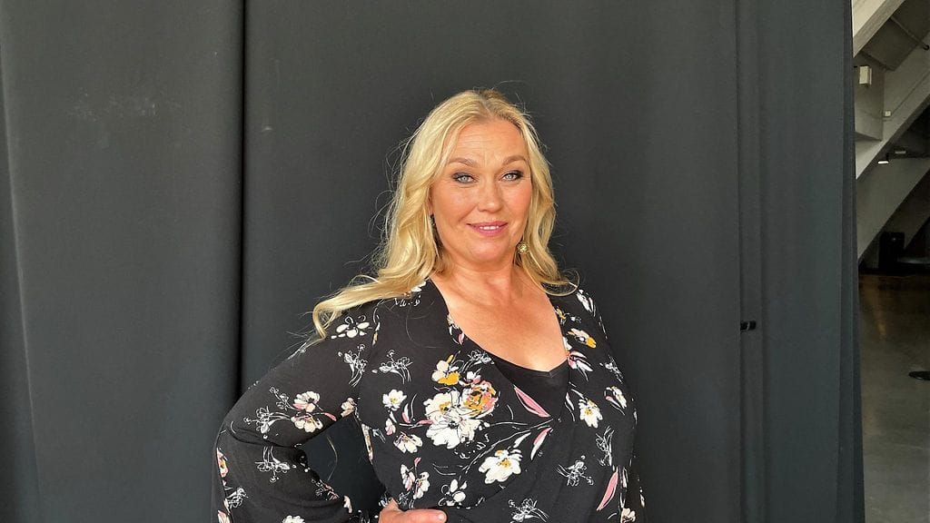 Outi Mäenpää tähdittää uutuuselokuvaa Vuosisadan häät.