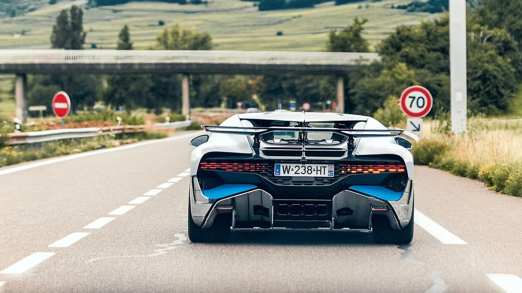 bugatti divo (1)