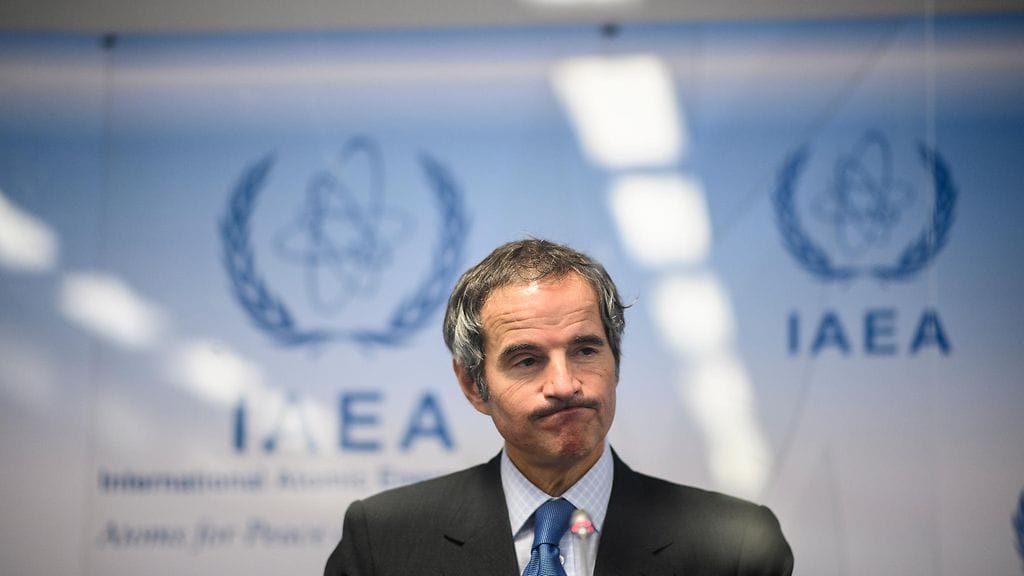 IAEA kritisoi Irania aiemmin tällä viikolla kovasanaisesti ja syytti maan vaikeuttaneen ydinlaitostensa tarkkailua. Kuvassa järjestön johtaja Rafael Grossi.