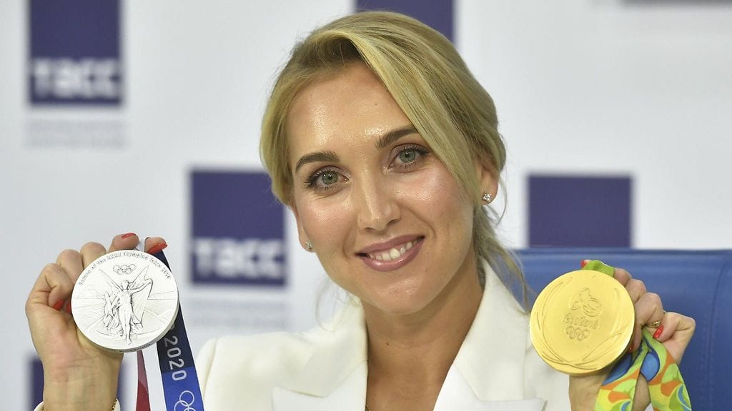Jelena Vesnina voitti tenniksen sekanelinpelin olympiakultaa Rio de Janeirossa ja nappasi nelinpelissä hopeaa Tokiossa.