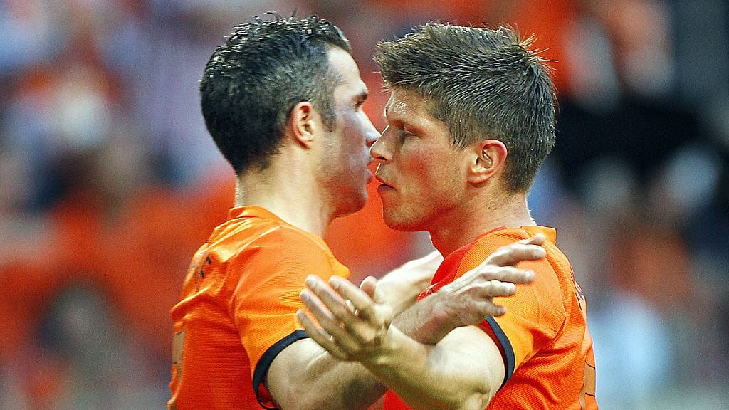 Robin van Persie ja Klaas-Jan Huntelaar hyökkäävät Portugalia vastaan yhdessä.