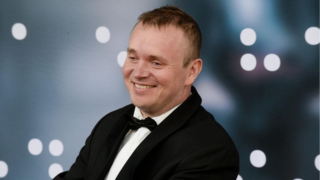 Näyttelijä, pääosan esittäjä Petri Poikolainen Sokea mies, joka ei halunnut nähdä Titanicia -elokuvan kutsuvierasnäytöksessä Tennispalatsissa