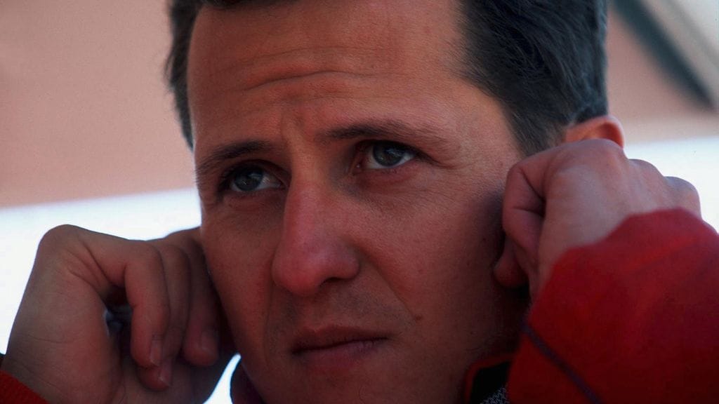 Michael Schumacher kuvattuna vuonna 1999. Hän koki tuona vuonna pahan onnettomuuden Britannian GP:ssä.
