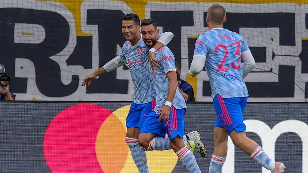 Cristiano Ronaldo vei Manchester Unitedin johtoon Young Boysin vieraana.