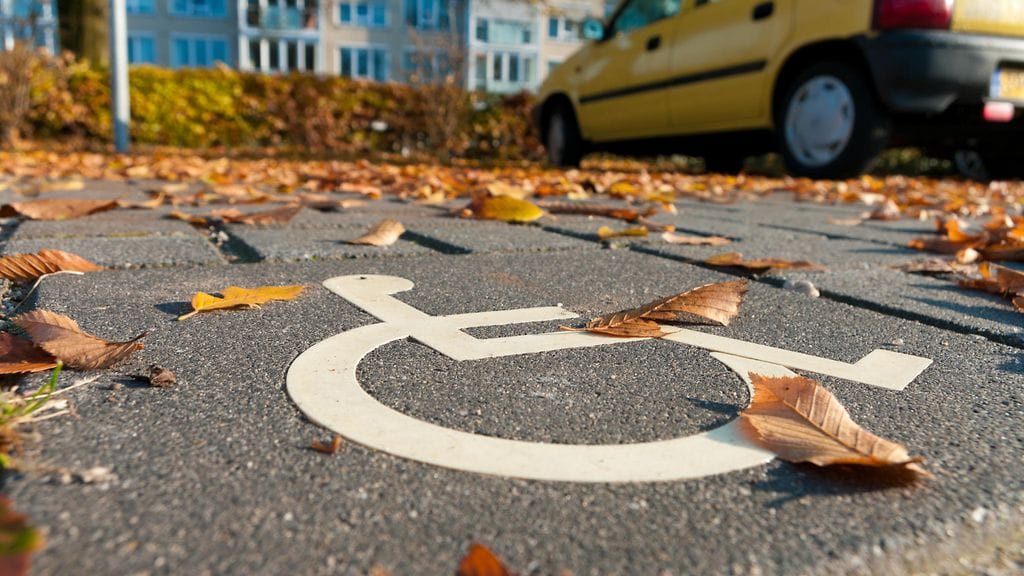 Luvaton pysäköiminen invapaikoille on lisääntynyt.