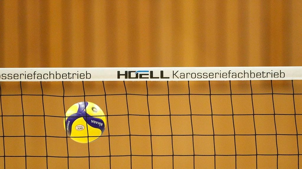 Pertti Laaksonen loi komean uran lentopallon parissa. Kuvituskuva.