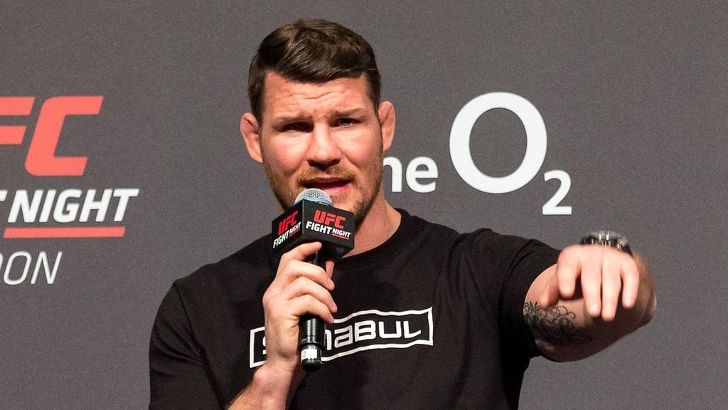 Michael Bisping tyrmää transnaisten ottelemisen naisten sarjassa vapaaottelussa.