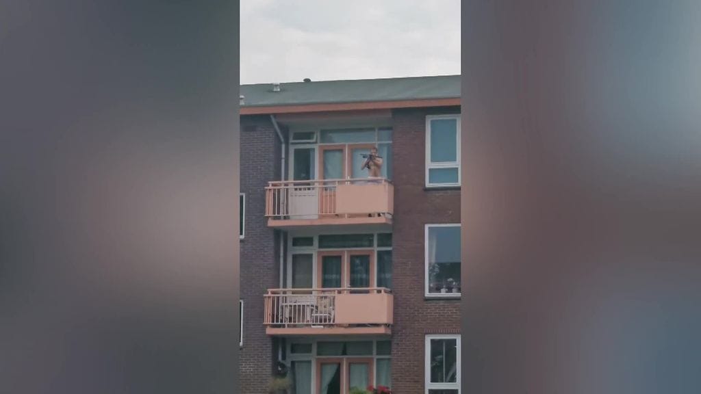 Kuvakaappaus pelottavasta tilanteesta Hollannin Almelossa.