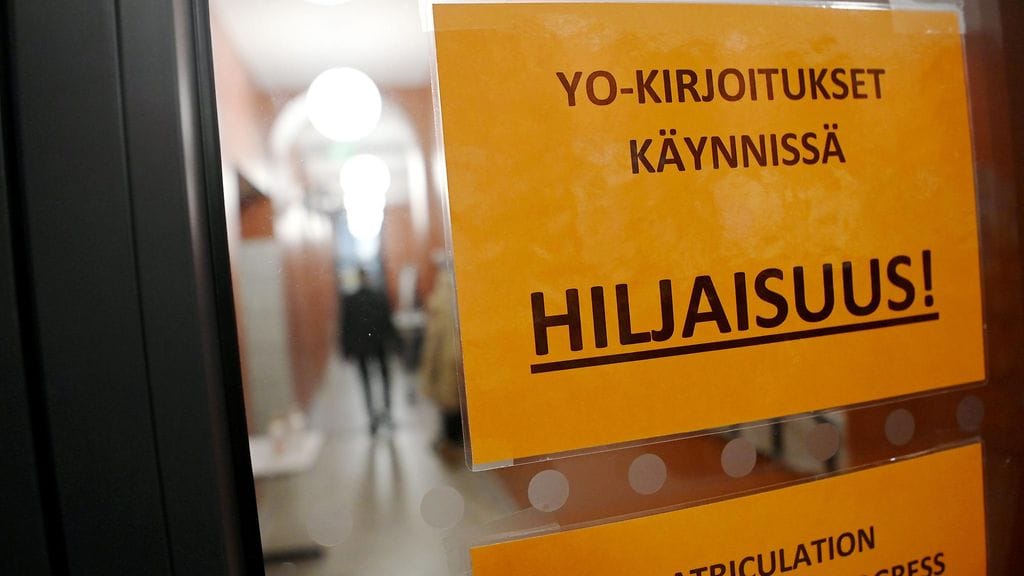 Ylioppilaskirjoitukset alkavat tänään äidinkielen ja kirjallisuuden lukutaidon kokeella.