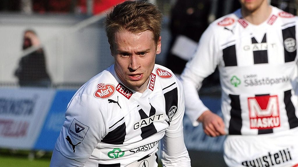 Juho Lähde siirtyi Seinäjoelle Turusta.