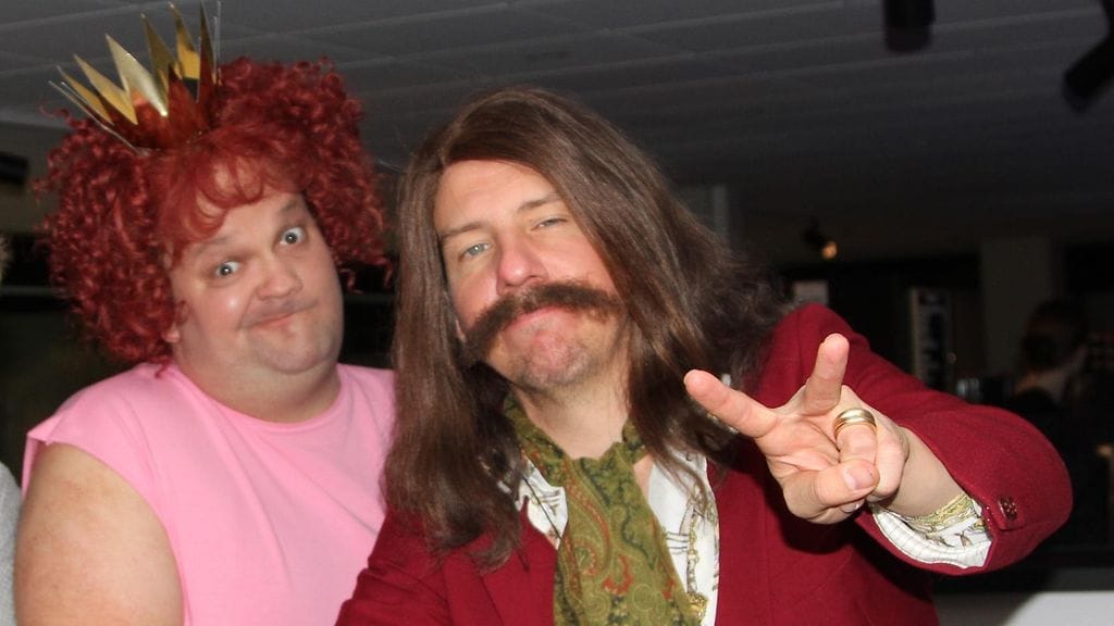 Possen sketsissä parodioidaan Tanhupallon oma ohjelma -sarjaa.