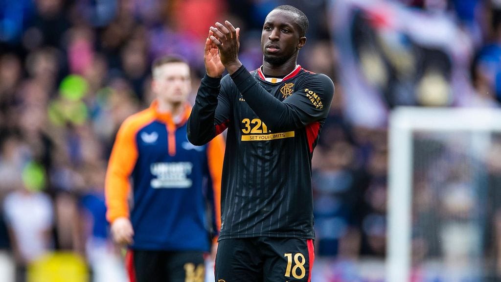 Glen Kamara jatkaa skotlantilaisseuran Rangersin riveissä.