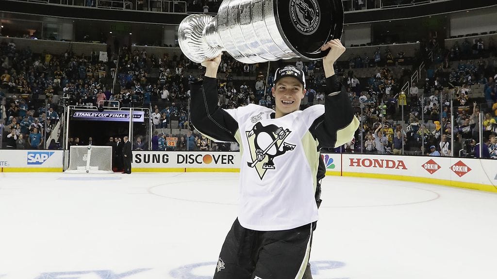 Beau Bennett juhli Stanley Cupia vuonna 2016.