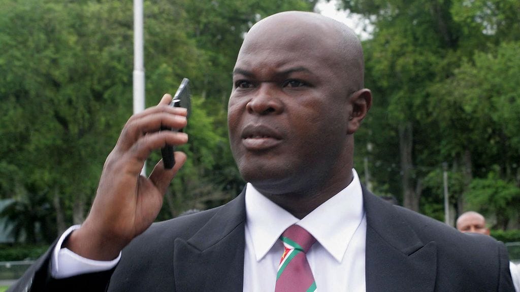 Ronnie Brunswijk pelasi tiistaina jalkapalloa kansainvälisessä seurajoukkueottelussa.