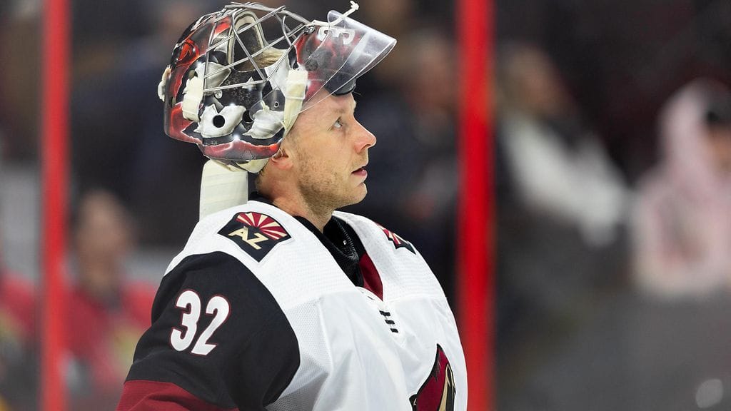 Antti Raanta vartioi tulevalla kaudella Carolina Hurricanesin maalia.