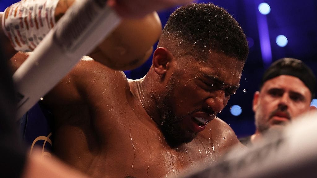 Anthony Joshua koki kovia Lontoossa viime lauantaina.