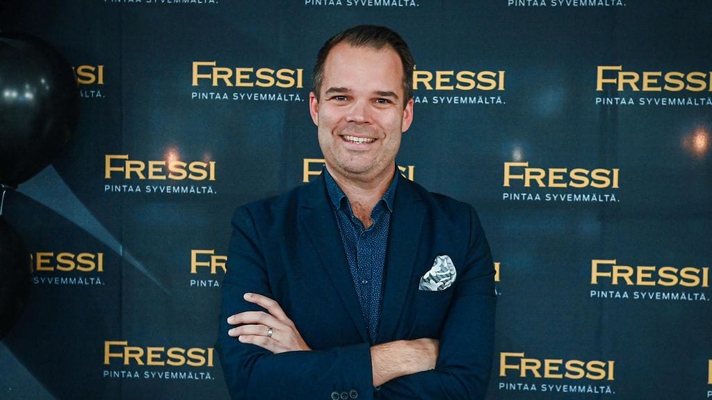 Laulajana tunnetuksi tullut Mikael Konttinen on työskennellyt neljä vuotta lentäjänä.