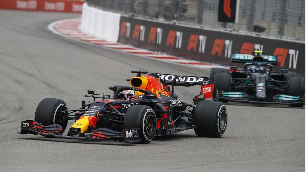 Max Verstappen pääsi ohittamaan Valtteri Bottaksen Venäjän GP:ssä vaivattoman näköisesti.
