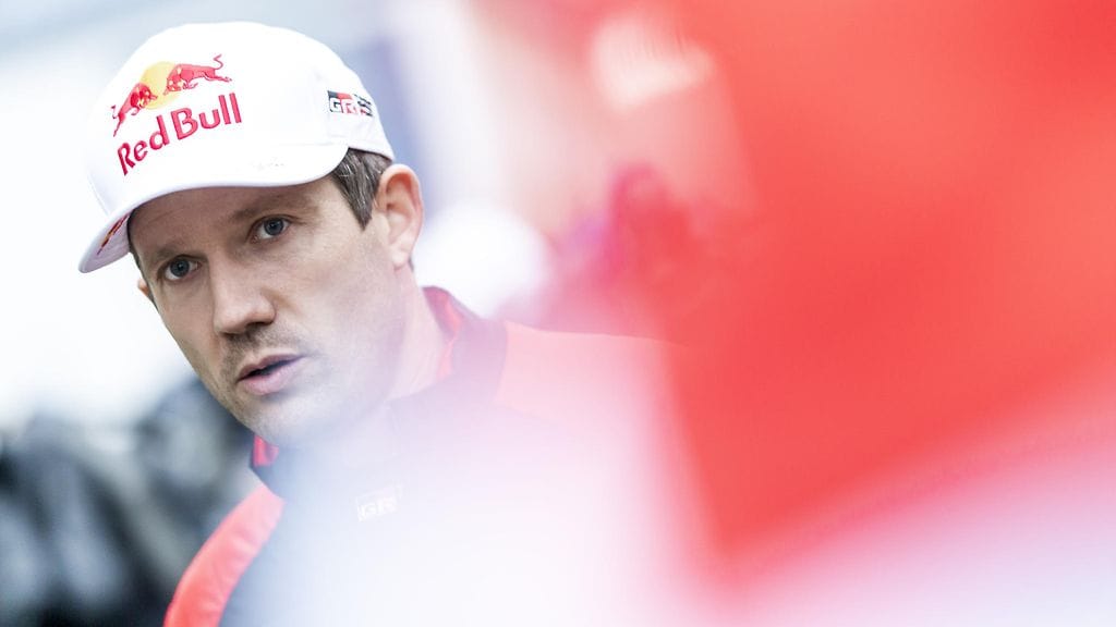 Sebastien Ogier koki soratiet liukkaiksi perjantaiaamuna.