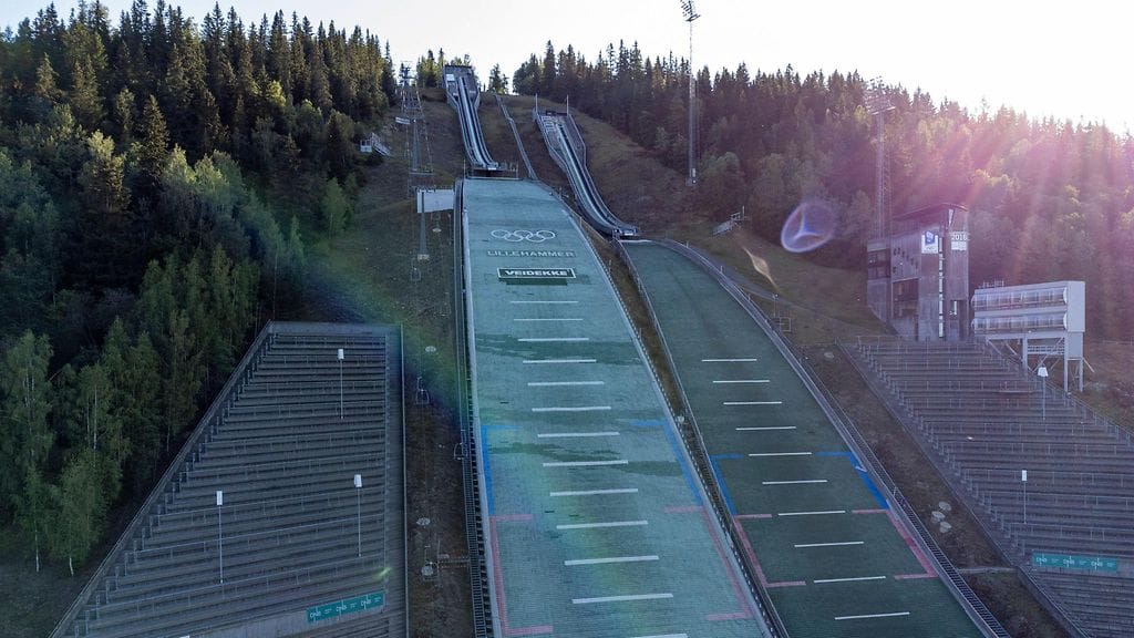 13-vuotias Alvin Le hyppäsi Lillehammerin suurmäessä 135 metrin hypyn.