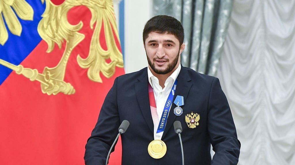 Painin olympiavoittaja Abdulrashid Sadulajev poistettiin lennoltaan.