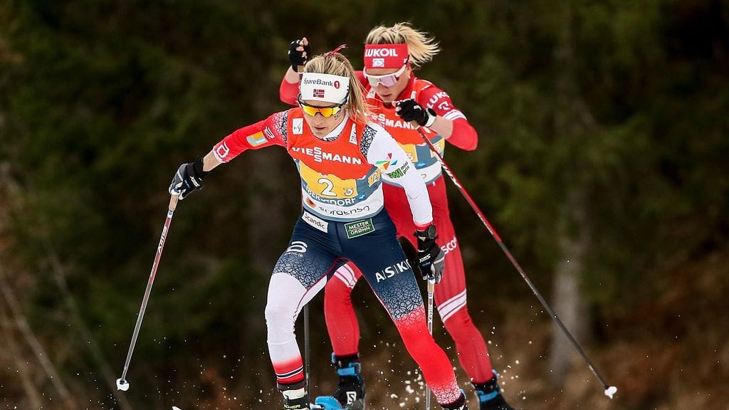 Venäjän tähtihiihtäjä Tatjana Sorina pääsi harjoittelemaan Norjan Therese Johaugin kanssa.