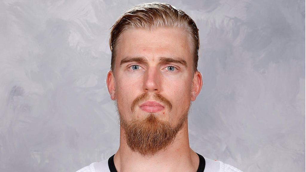 Rasmus Ristolainen tarjoili fyysisyyttä.