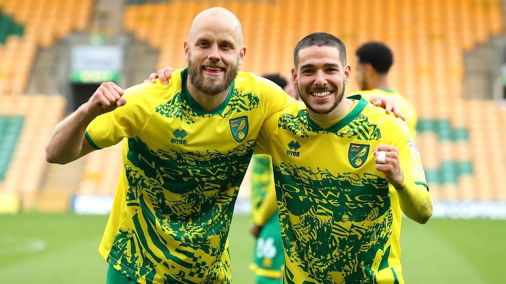 Teemu Pukki ja Emiliano Buendia juhlivat Englannin toiseksi korkeimman sarjatason mestaruussarjan voittoa toukokuussa. Nykyään Buendia pelaa Aston Villassa.