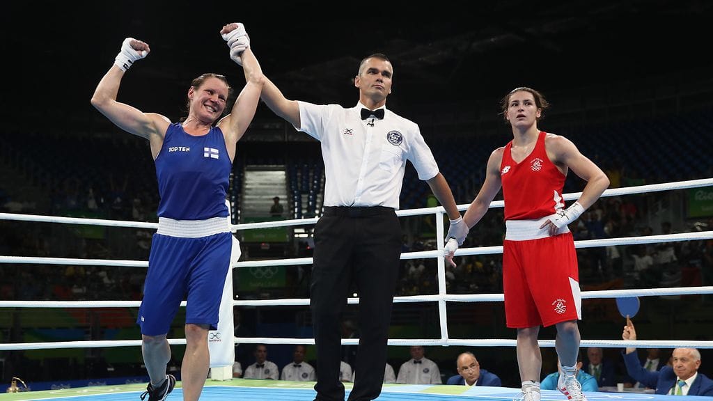 Mira Potkonen voitti Irlannin Katie Taylorin Rion olympialaisten nyrkkeilyn puolivälierässä.