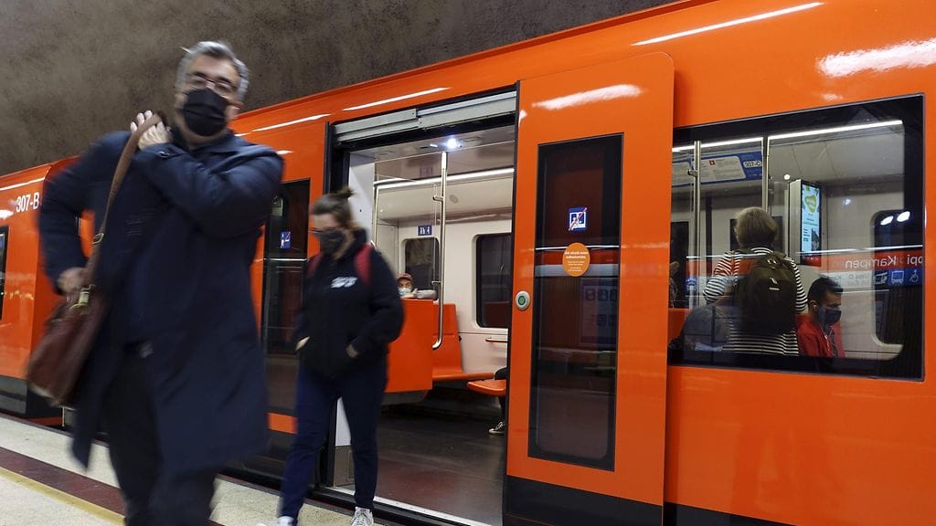 Metroliikenne oli tänään osin keskeytetty turvallisuussyistä Itä-Helsingissä ratavaurion vuoksi. Kuvituskuva.