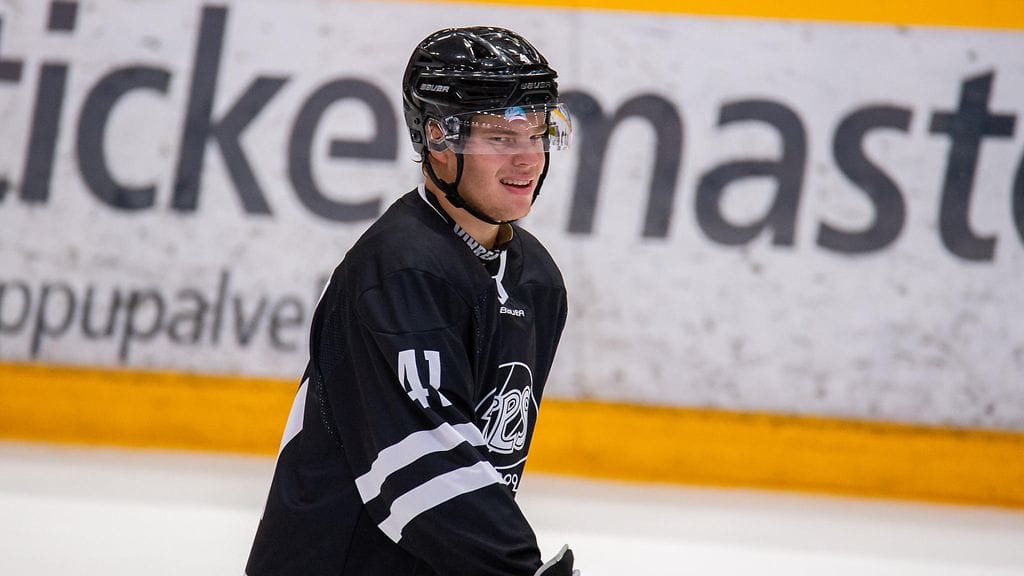 Aarne Intonen ohjasi TPS:n 1–0-maalin.