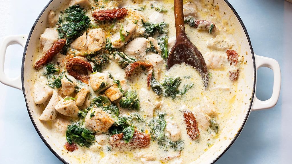 Herkkusienet voi korvata kastikkeesta vaikkapa aurinkokuivatuilla tomaateilla.