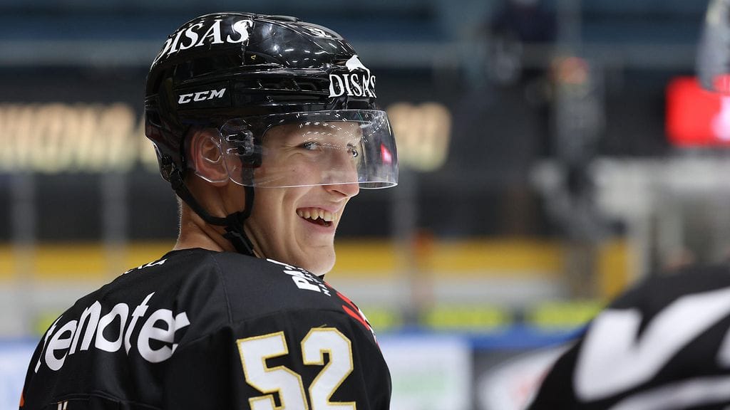 Aatu Räty pelaa kauden ensimmäisen ottelunsa Kärpät-paidassa.