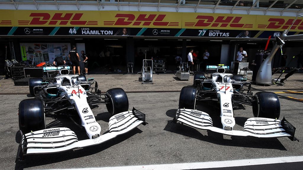 Lewis Hamiltonin ja Valtteri Bottaksen Mercedekset nähtiin tällaisissa väreissä Saksassa 2019.