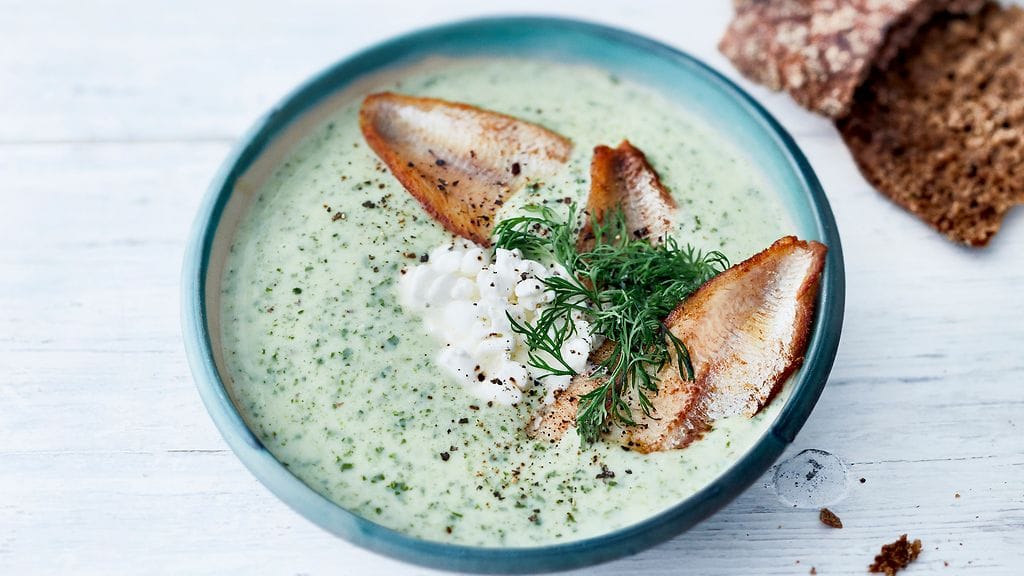 Testaa itse tehtyä pinaattikeittoa paistetun ahvenen kanssa!