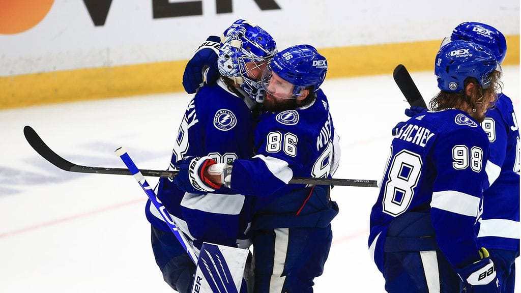 Muun muassa Andrej Vasilevski (kuvassa vasemmalla) ja Nikita Kutsherov (keskellä) nimettiin Kiinan talviolympialaisiin.