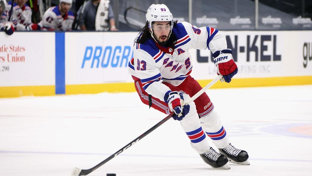 Mika Zibanejad jatkaa pitkään New York Rangersissa.