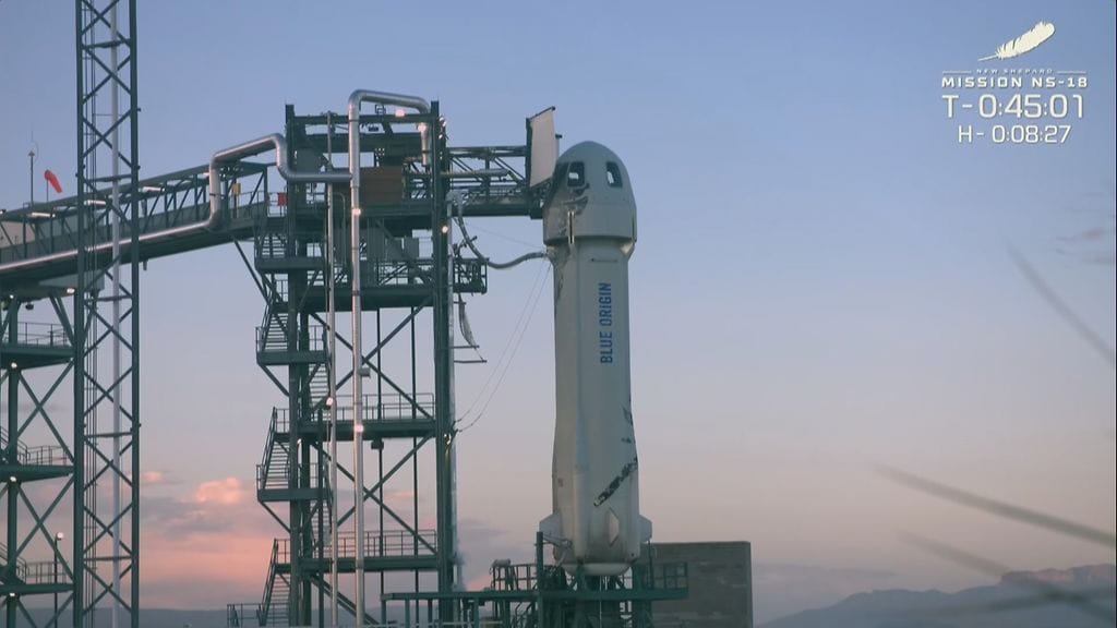 William Shatneria kuljettanut raketti lähtövalmiina.