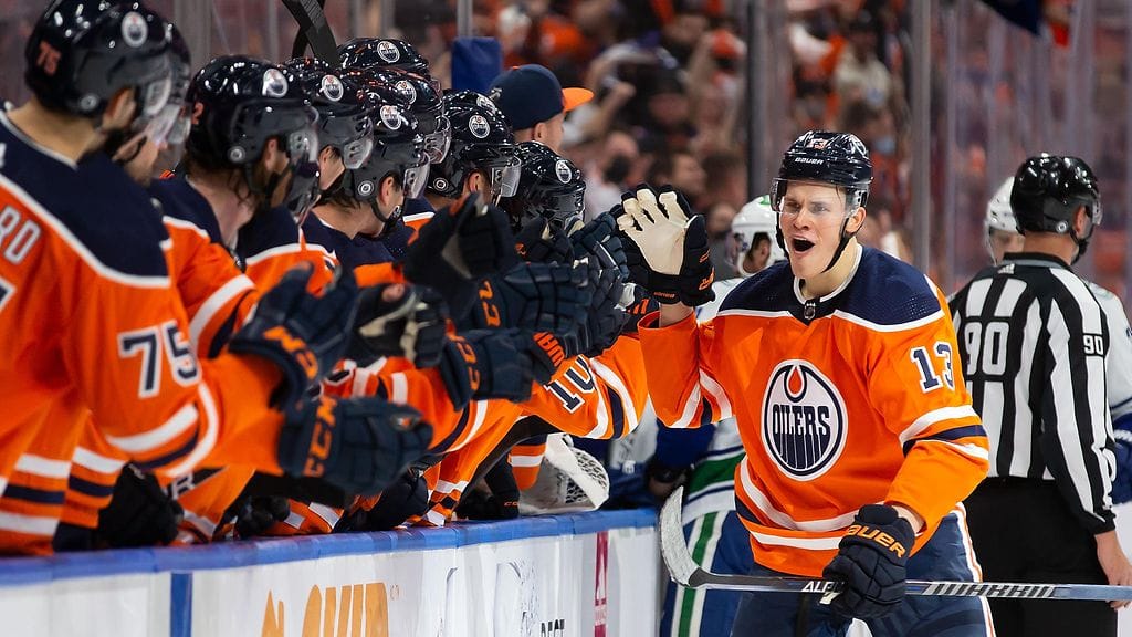 Jesse Puljujärvi avasi maalihanansa heti kauden ensimmäisessä erässä.