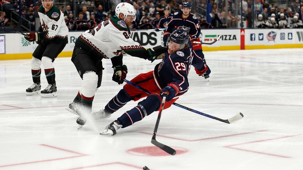 Patrik Laine syötti kaksi maalia joukkueensa 8-2-voitossa.