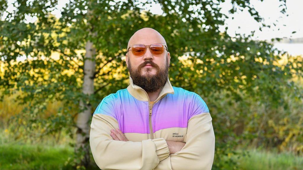 Pyhimyksen vaimo on jättänyt avioerohakemuksen.