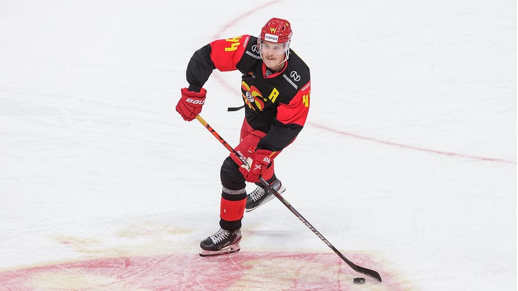 Mikko Lehtonen pelasi Jokereissa ennen kuin siirtyi Torontoon kesken viime kauden.