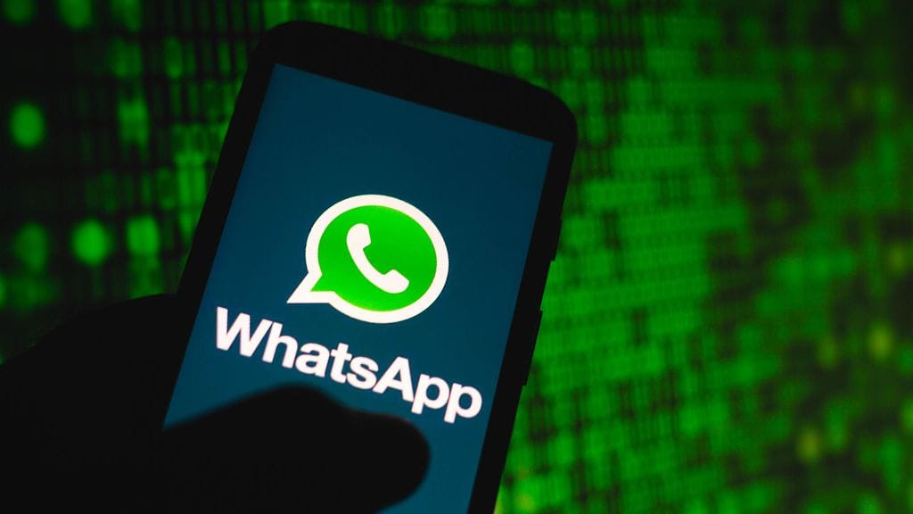 Suomessa leviää huijausyritys, jossa toimitusjohtajien kuvilla ja nimillä luoduista WhatsApp-profiileista on lähetetty viestejä työntekijöille. Kuvituskuva.