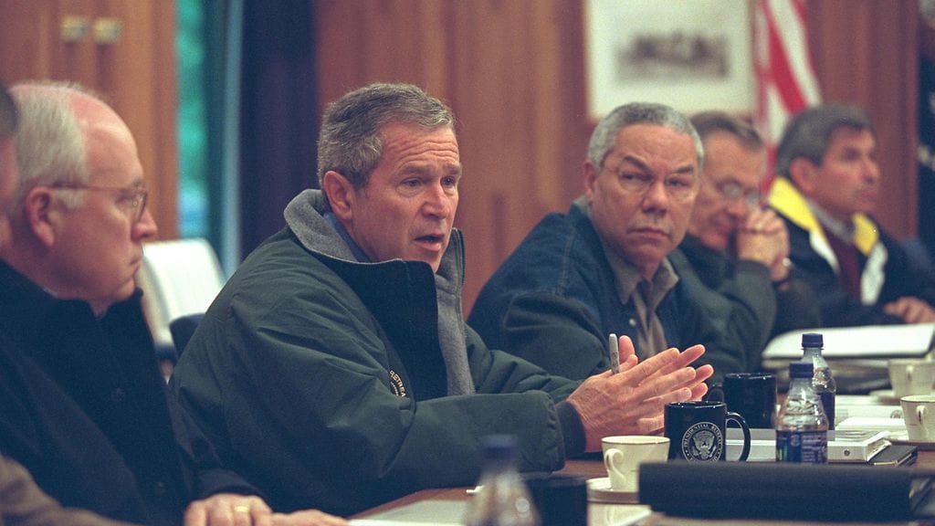 AOP Colin Powell vuonna 2001