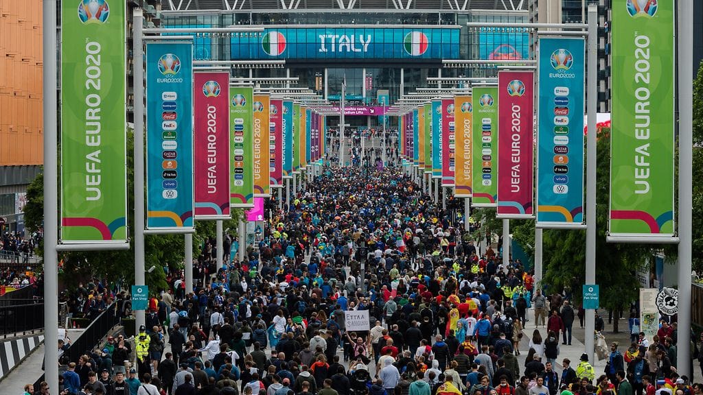 Kaoottiset tapahtumat edelsivät Lontoossa kesällä pelattua EM-finaalia.