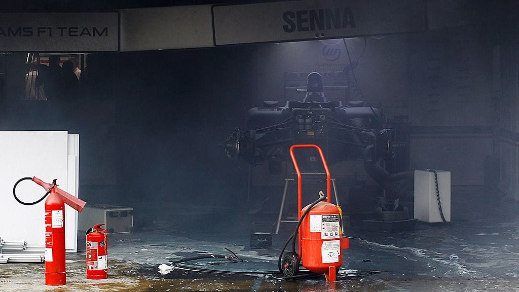 Bruno Sennan auto oli varikkopilttuussa tulipalon riehuessa