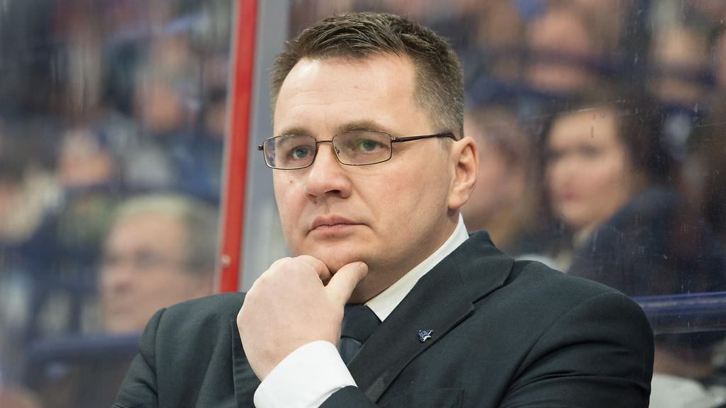 KHL-joukkue Sotshin päävalmentaja Andrei Nazarovin kerrotaan käskyttäneen pelaajansa tappelemaan.