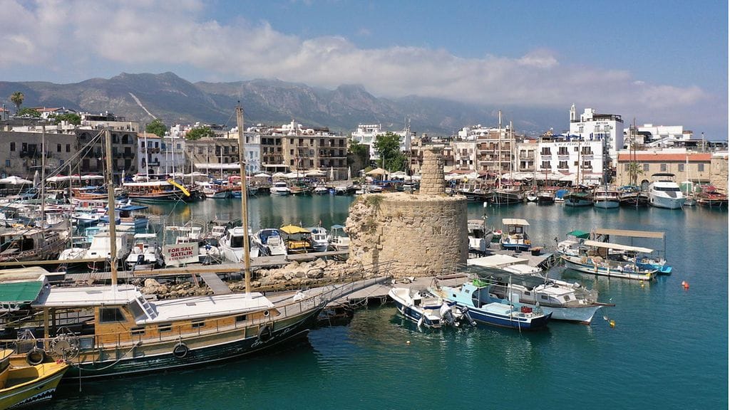 Espanja lähettää Cristobal Colon -fregattinsa suojaamaan Kyprosta.